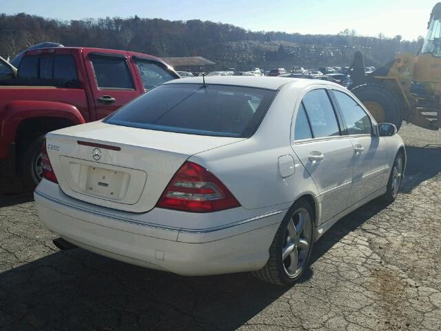 WDBRF52H46A875766 - 2006 MERCEDES-BENZ C GENERATI WHITE photo 4