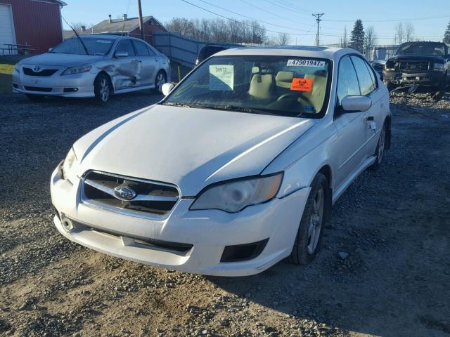 4S3BL616387205532 - 2008 SUBARU LEGACY 2.5 WHITE photo 2