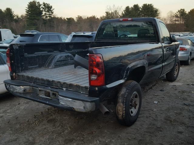 1GCHC24U83E358408 - 2003 CHEVROLET SILVERADO BLACK photo 4