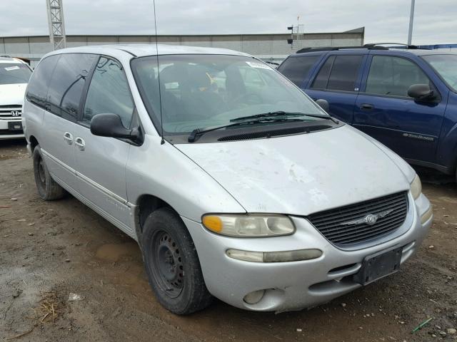 1C4GP54G5YB538742 - 2000 CHRYSLER TOWN & COU SILVER photo 1