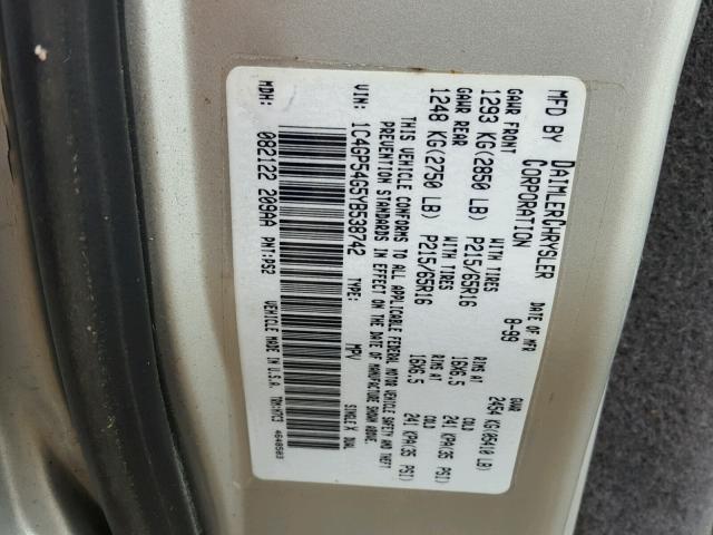 1C4GP54G5YB538742 - 2000 CHRYSLER TOWN & COU SILVER photo 10