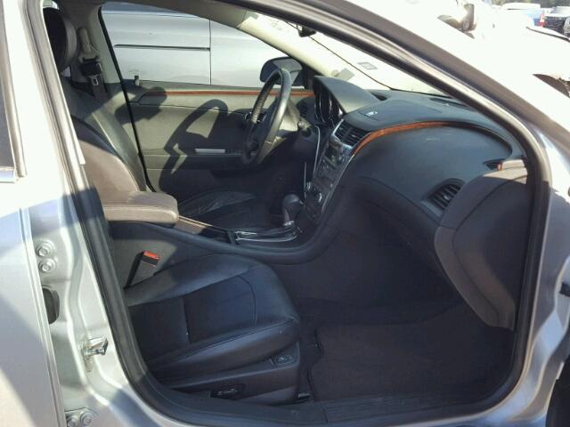 1G1ZE5E07CF105661 - 2012 CHEVROLET MALIBU LTZ 银色 照片 5