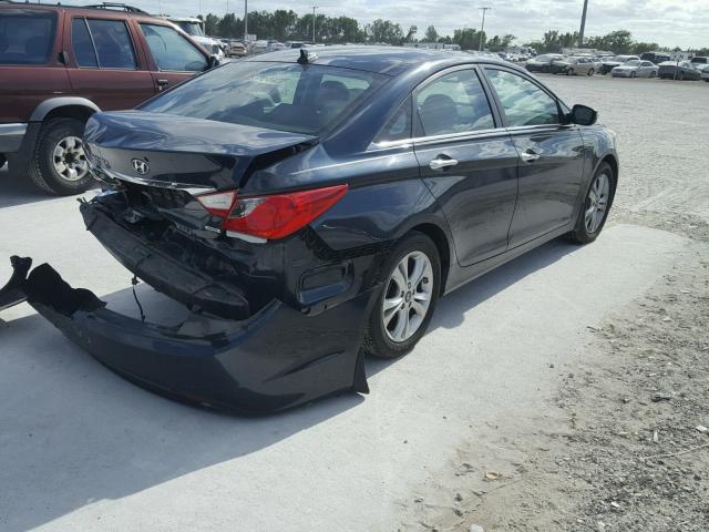 5NPEC4AC7DH585908 - 2013 HYUNDAI SONATA SE GRAY photo 4