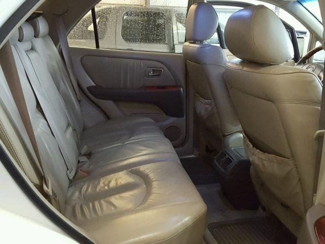 JTJGF10U110097925 - 2001 LEXUS RX 300 WHITE photo 6