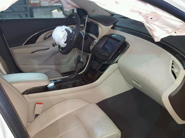 1G4G45G30GF213887 - 2016 BUICK LACROSSE S WHITE photo 5