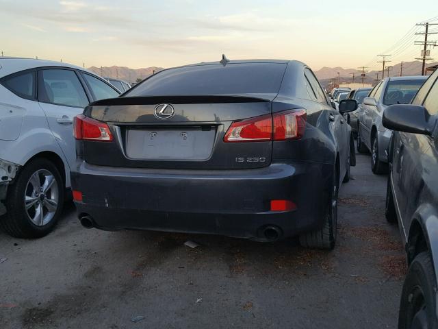 JTHBF5C27B5153044 - 2011 LEXUS IS 250 GRAY photo 4