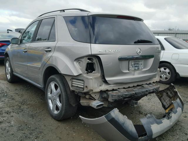 4JGBB22EX8A437691 - 2008 MERCEDES-BENZ ML 320 CDI GRAY photo 3