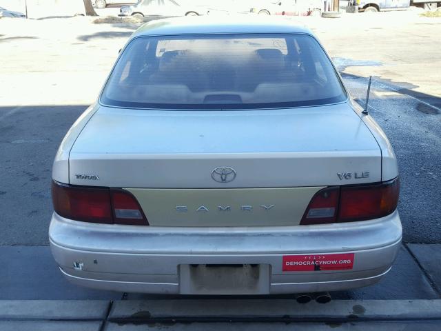 JT2GK12EXS0108029 - 1995 TOYOTA CAMRY LE TAN photo 9