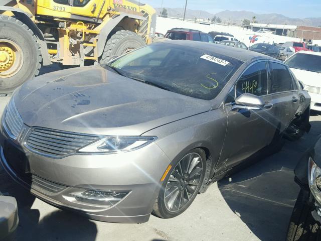 3LN6L2LU8GR629894 - 2016 LINCOLN MKZ HYBRID SILVER photo 2