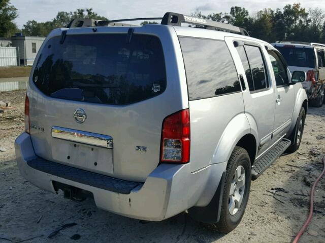 5N1AR18U56C637637 - 2006 NISSAN PATHFINDER SILVER photo 4