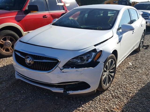 1G4ZP5SS1HU132067 - 2017 BUICK LACROSSE E 白色 照片 2