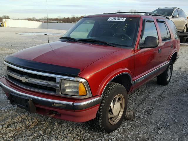 1GNDT13W9T2114075 - 1996 CHEVROLET BLAZER MAROON photo 2