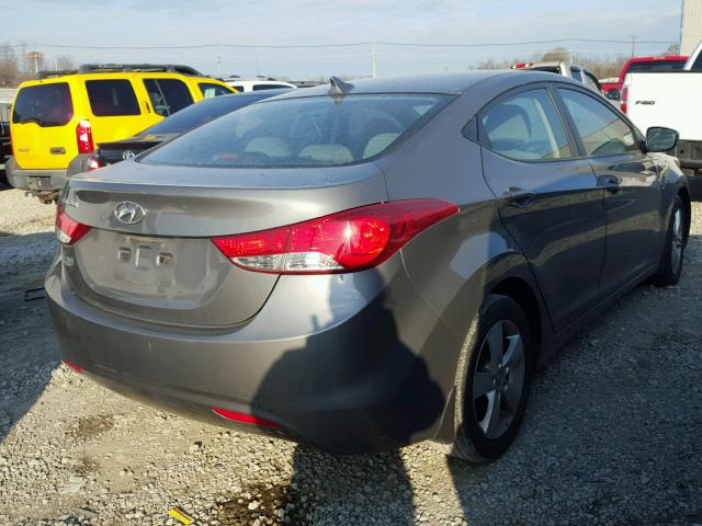 5NPDH4AE4DH419490 - 2013 HYUNDAI ELANTRA GL GRAY photo 4