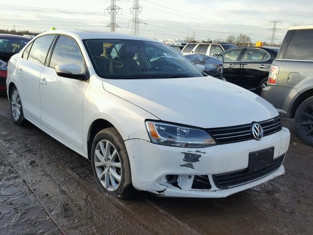 3VWDX7AJ3DM374857 - 2013 VOLKSWAGEN JETTA SE WHITE photo 1