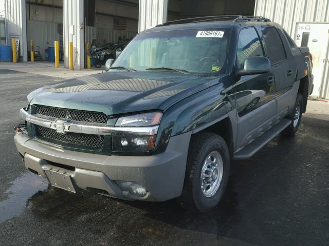 3GNGK23G52G172074 - 2002 CHEVROLET AVALANCHE GREEN photo 2