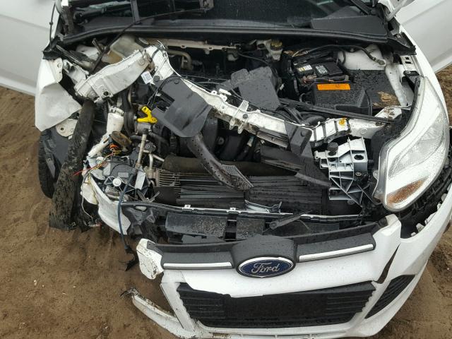 1FAHP3F26CL218980 - 2012 FORD FOCUS SE WHITE photo 7