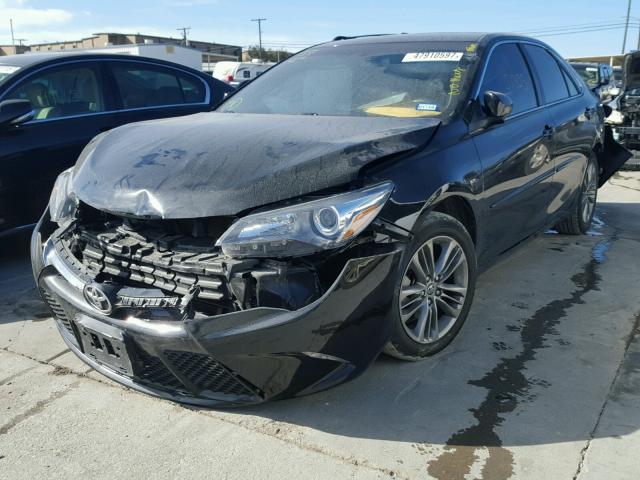 4T1BF1FK5FU938921 - 2015 TOYOTA CAMRY LE შავი ფოტო 2