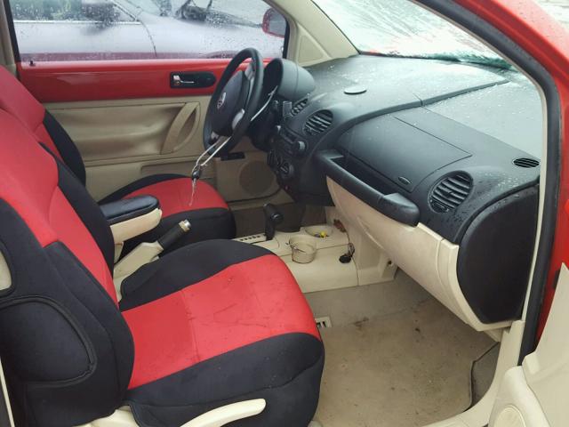 3VWCA21C1YM422475 - 2000 VOLKSWAGEN NEW BEETLE 红色 照片 5