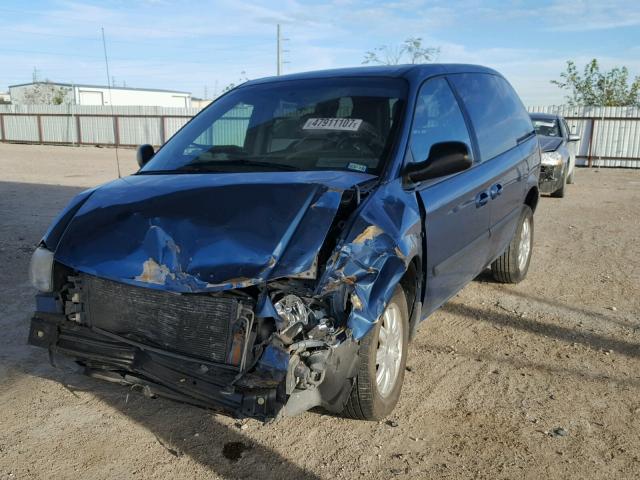 1C4GP45R85B282554 - 2005 CHRYSLER TOWN & COU BLUE photo 2