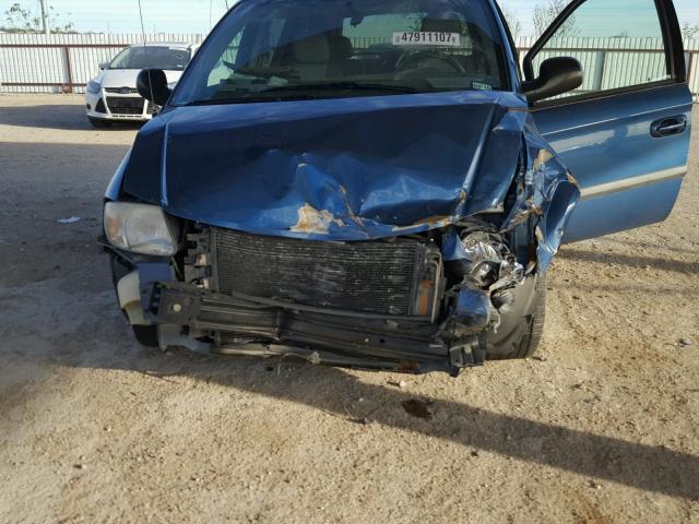 1C4GP45R85B282554 - 2005 CHRYSLER TOWN & COU BLUE photo 9