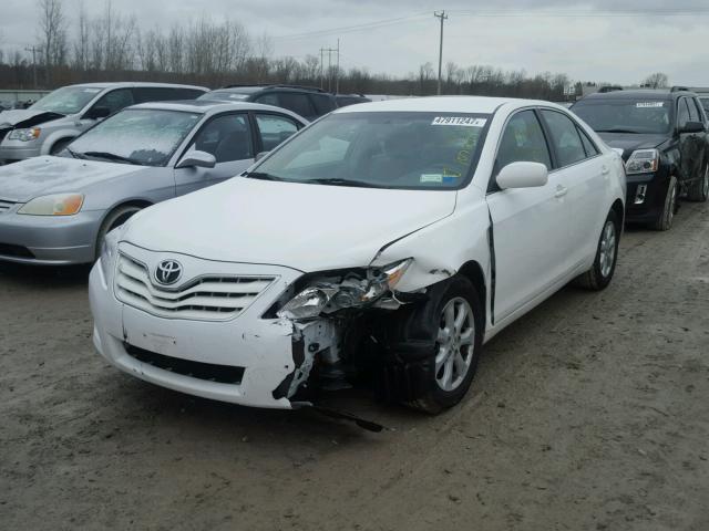 4T1BF3EK1BU627610 - 2011 TOYOTA CAMRY BASE WHITE photo 2