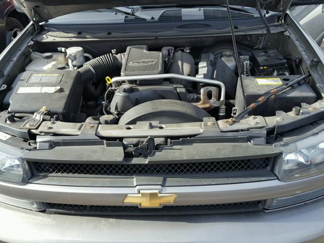 1GNDT13S852376394 - 2005 CHEVROLET TRAILBLAZE GRAY photo 7