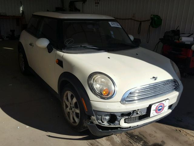 WMWMF33509TW78684 - 2009 MINI COOPER WHITE photo 1