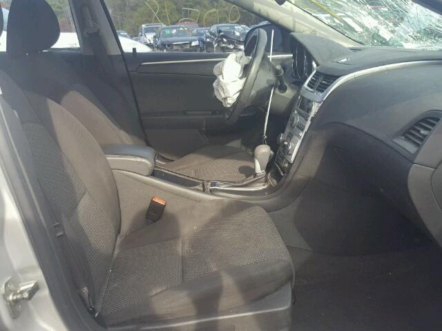 1G1ZC5E00CF105264 - 2012 CHEVROLET MALIBU 1LT 银色 照片 5