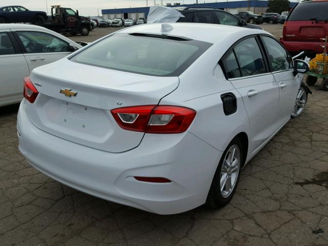 1G1BE5SM4H7255009 - 2017 CHEVROLET CRUZE LT WHITE photo 4