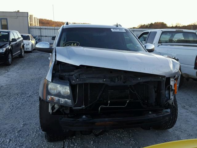 3GNMCFE00BG143430 - 2011 CHEVROLET AVALANCHE 银色 照片 9