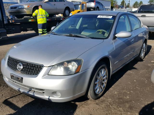 1N4AL11D75N929637 - 2005 NISSAN ALTIMA S SILVER photo 2