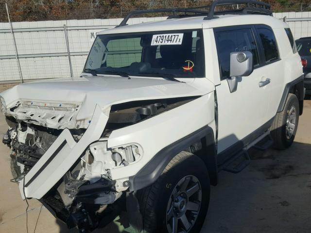 JTEZU4BF7EK013789 - 2014 TOYOTA FJ CRUISER WHITE photo 2