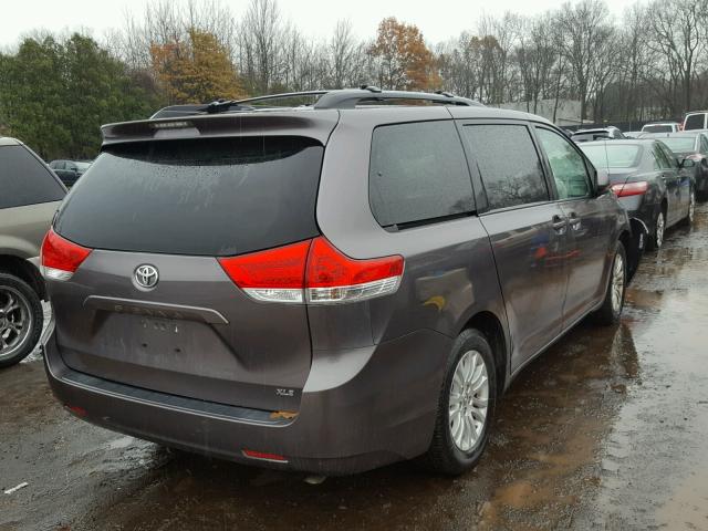 5TDYK3DCXCS274066 - 2012 TOYOTA SIENNA XLE GRAY photo 4