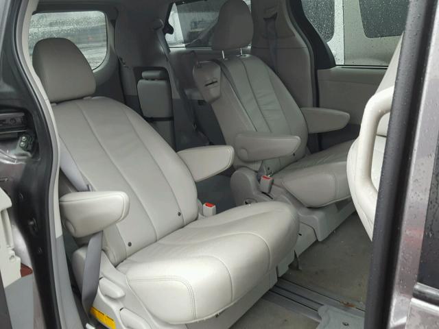 5TDYK3DCXCS274066 - 2012 TOYOTA SIENNA XLE GRAY photo 5