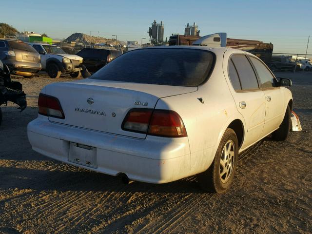 JN1CA21D9WT512311 - 1998 NISSAN MAXIMA GLE WHITE photo 4