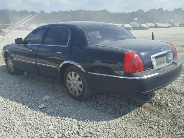 1LNHM83W74Y657290 - 2004 LINCOLN TOWN CAR U BLACK photo 3