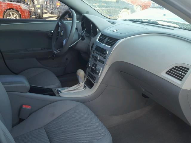 1G1ZG57B694218398 - 2009 CHEVROLET MALIBU LS ვერცხლისფერი ფოტო 5