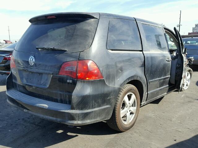 2V8HW34109R543779 - 2009 VOLKSWAGEN ROUTAN SE BLACK photo 4