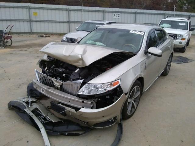 1LNHL9DR1AG606872 - 2010 LINCOLN MKS GOLD photo 2