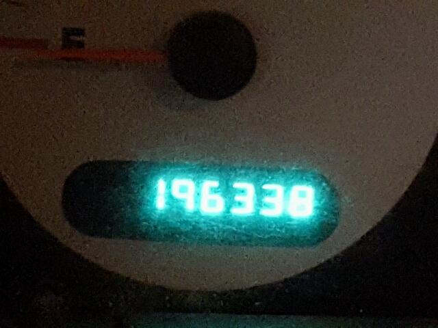 1C4GP45R84B504542 - 2004 CHRYSLER TOWN & COU BLUE photo 8