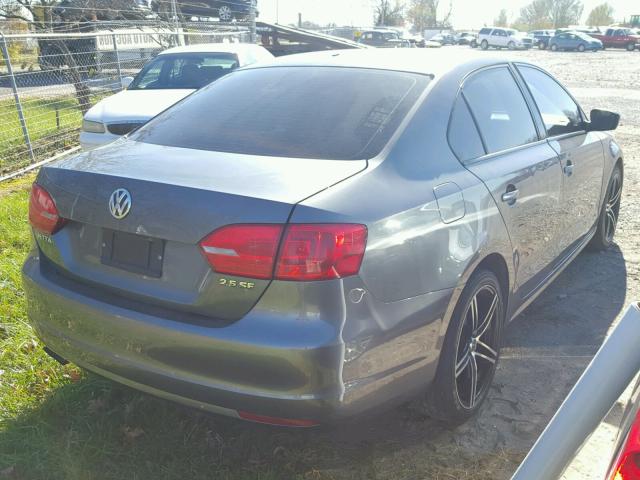 3VW2K7AJXBM330700 - 2011 VOLKSWAGEN JETTA BASE GRAY photo 4