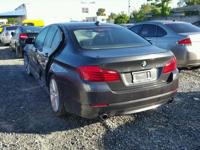 WBAFU7C58BC872052 - 2011 BMW 535 XI ნაცრისფერი ფოტო 3