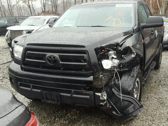 5TFUY5F10CX261437 - 2012 TOYOTA TUNDRA DOU BLACK photo 2