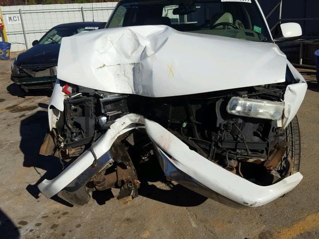 1GNEC13Z44J300015 - 2004 CHEVROLET TAHOE C150 WHITE photo 9