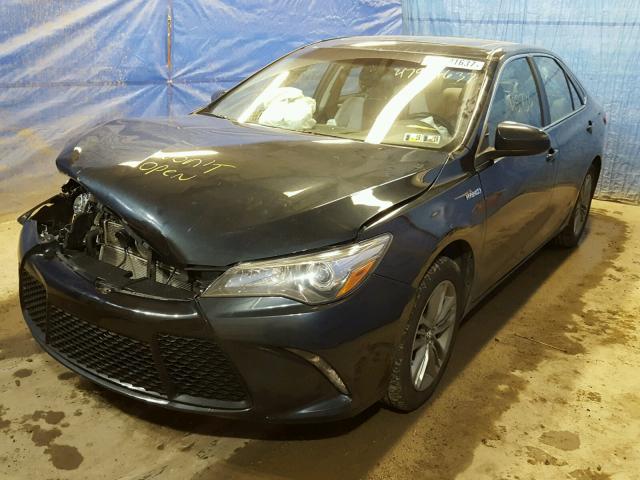 4T1BD1FK3FU146983 - 2015 TOYOTA CAMRY HYBR BLACK photo 2