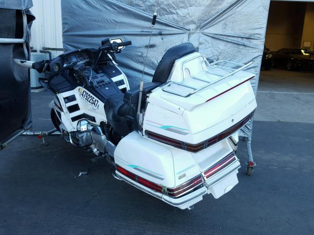 1HFSC2238TA804814 - 1996 HONDA GL1500 SE1 WHITE photo 3