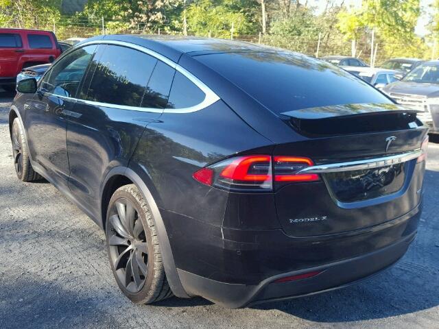 5YJXCBE2XHF038280 - 2017 TESLA MODEL X BLACK photo 3