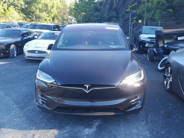 5YJXCBE2XHF038280 - 2017 TESLA MODEL X BLACK photo 9