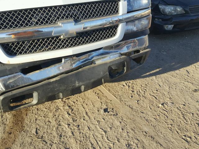 3GNEK12T64G107432 - 2004 CHEVROLET AVALANCHE WHITE photo 9