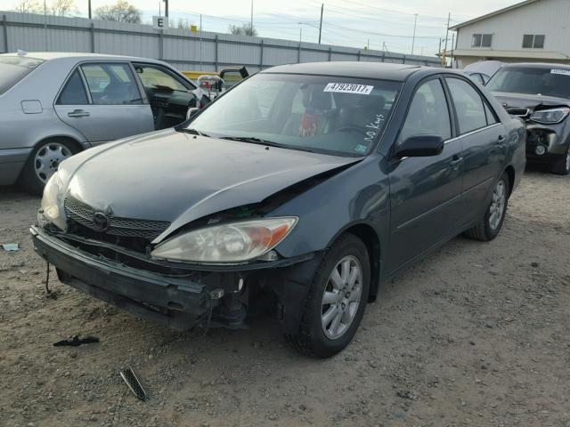 JTDBF32K430145988 - 2003 TOYOTA CAMRY LE GREEN photo 2